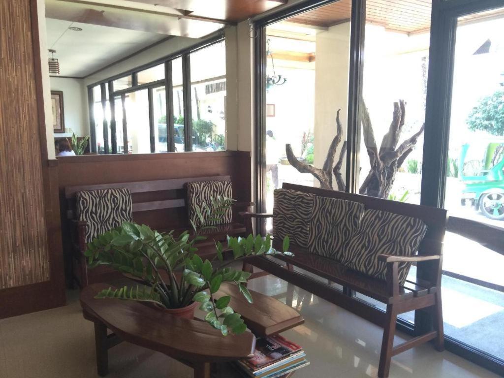 La Esperanza Hotel Kalibo Esterno foto
