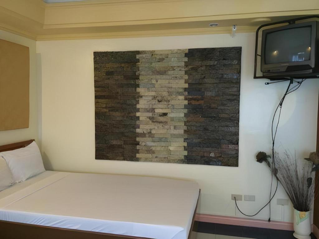La Esperanza Hotel Kalibo Esterno foto