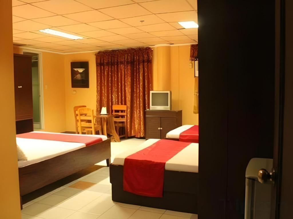 La Esperanza Hotel Kalibo Esterno foto