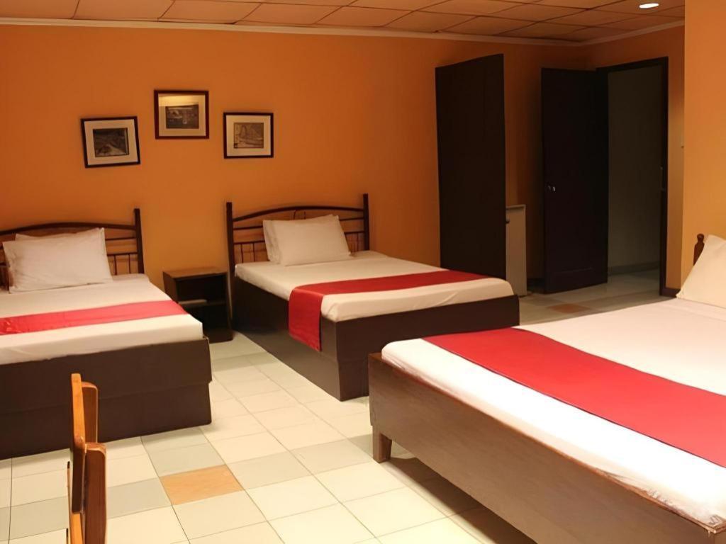 La Esperanza Hotel Kalibo Esterno foto