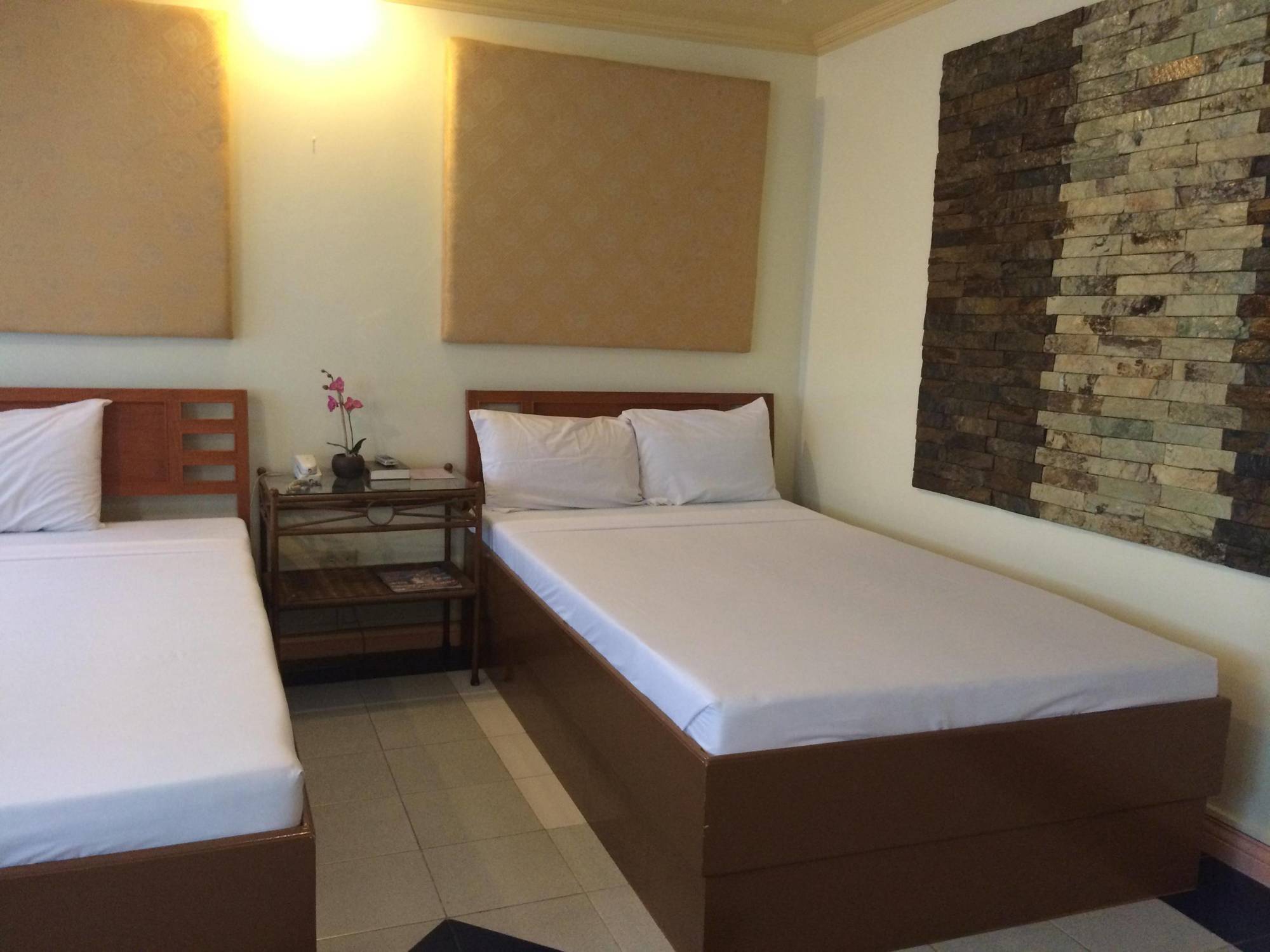 La Esperanza Hotel Kalibo Esterno foto