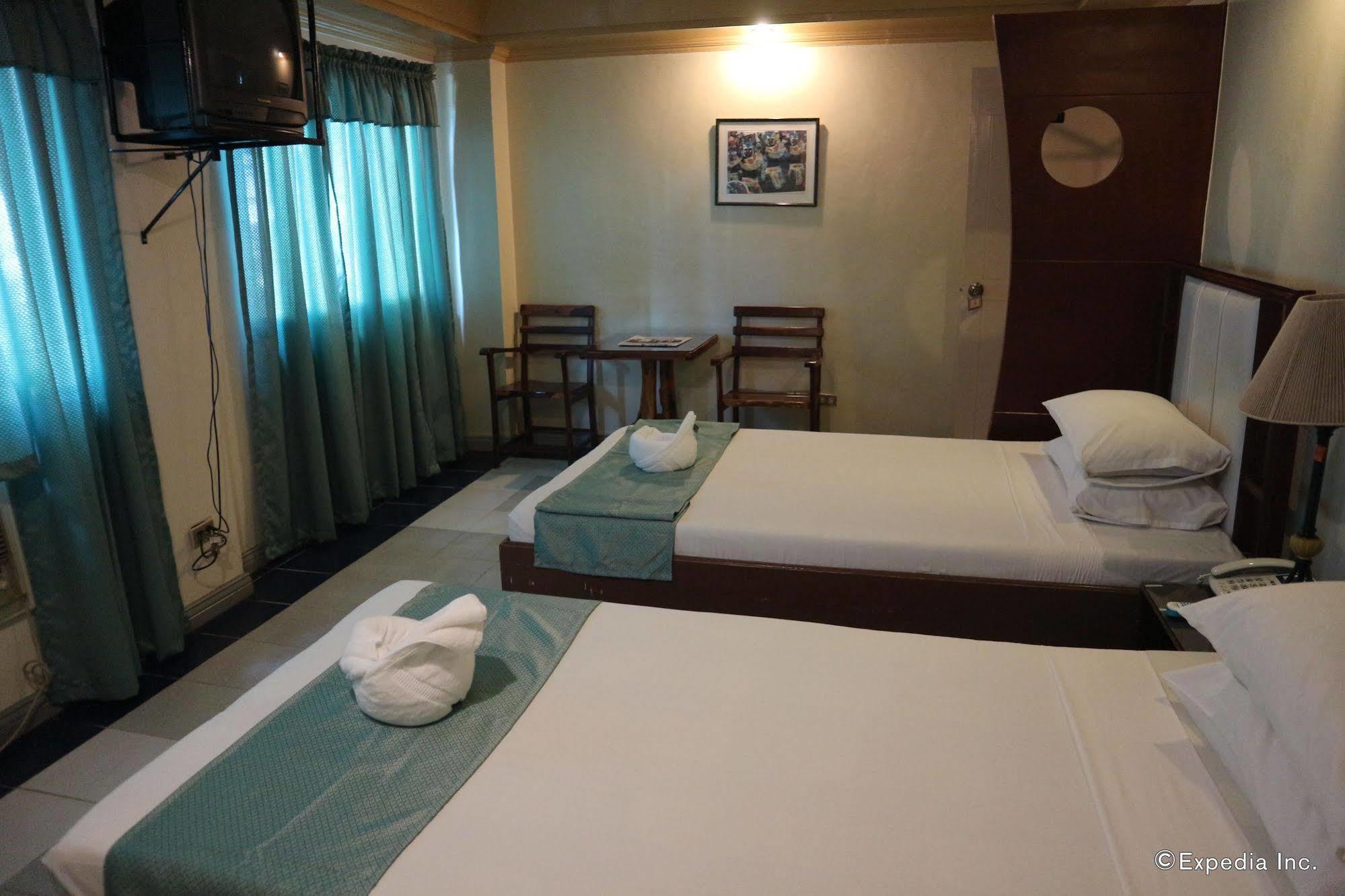 La Esperanza Hotel Kalibo Esterno foto