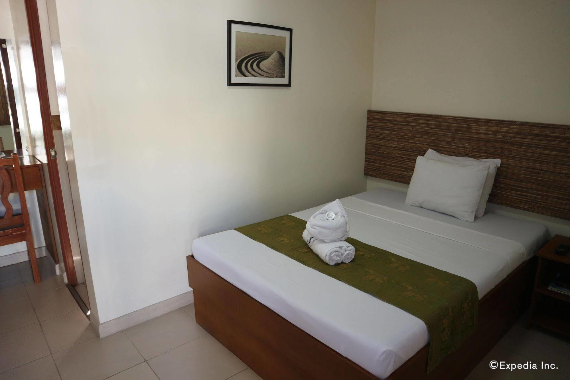 La Esperanza Hotel Kalibo Esterno foto