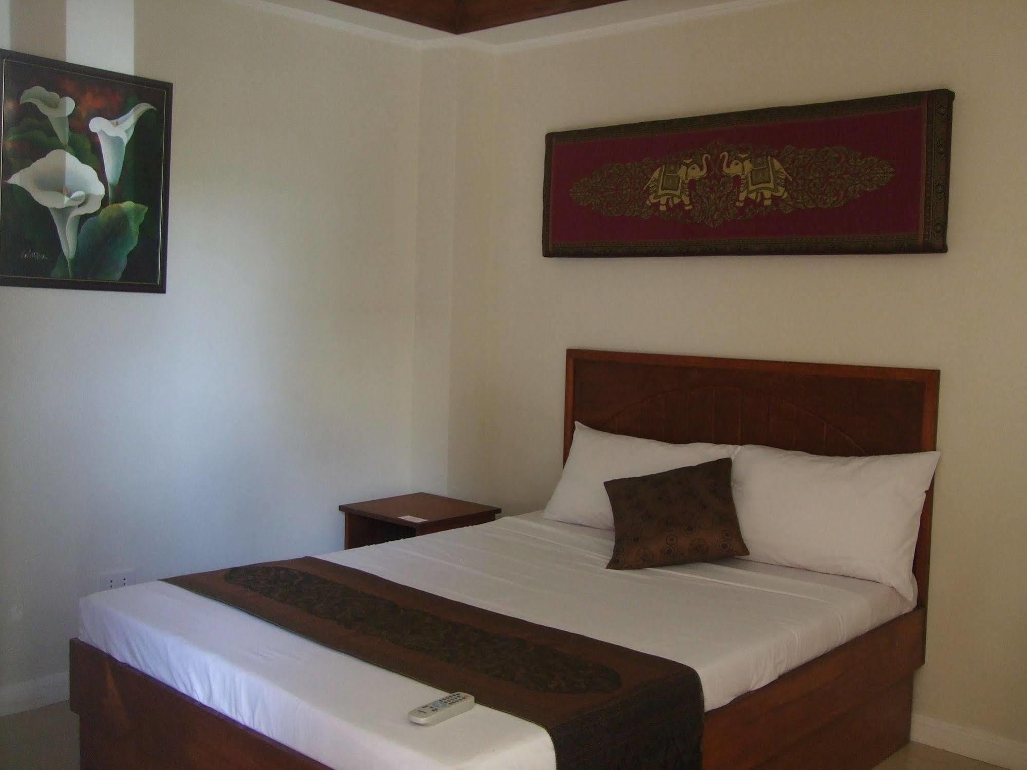 La Esperanza Hotel Kalibo Esterno foto