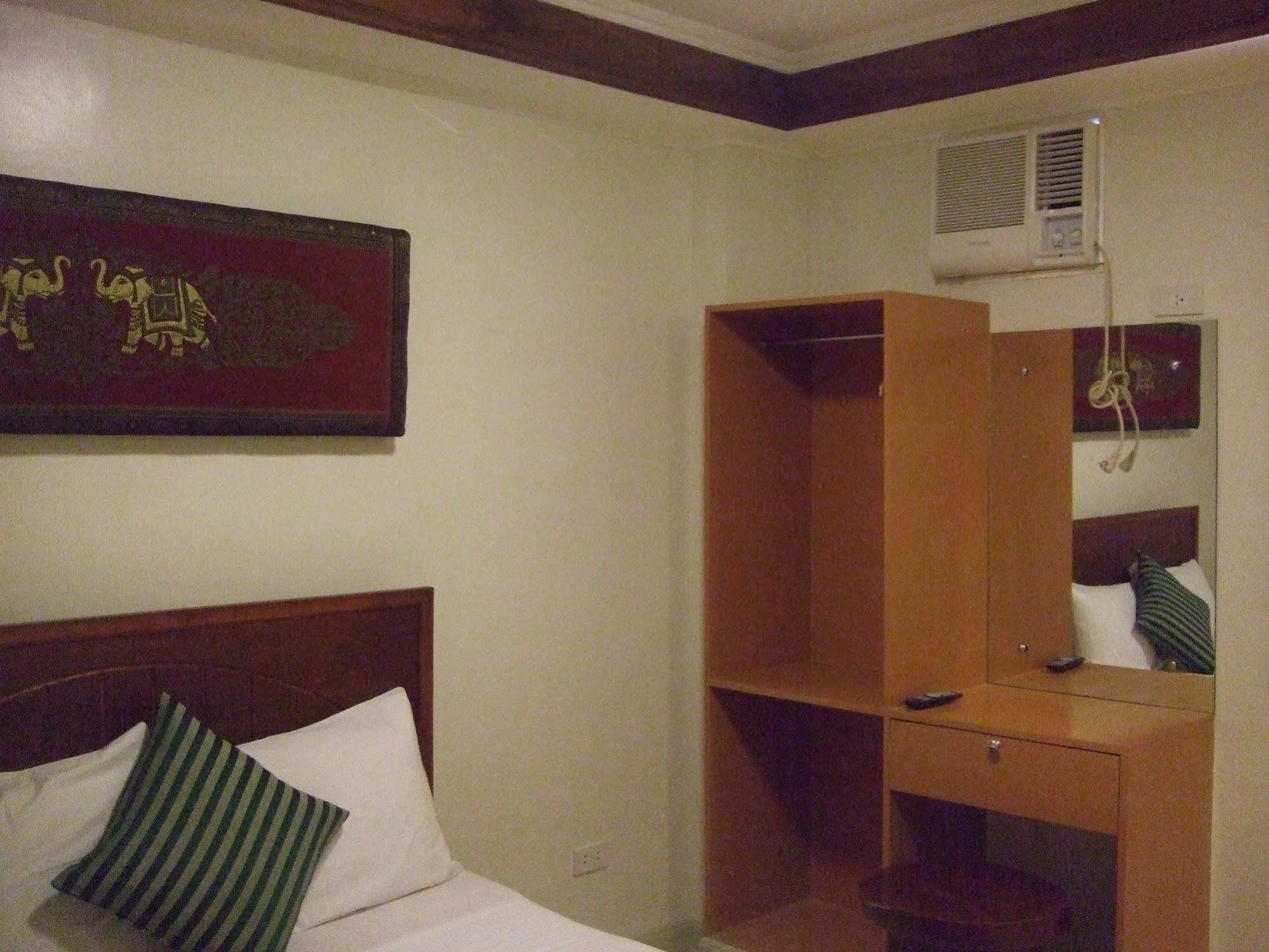 La Esperanza Hotel Kalibo Esterno foto