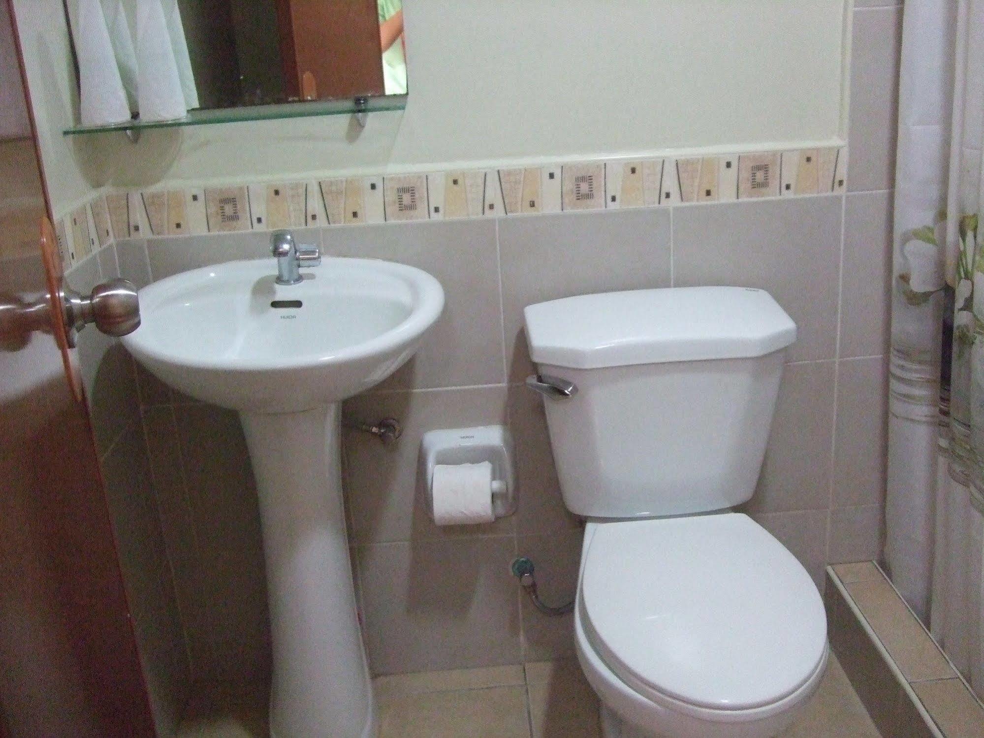 La Esperanza Hotel Kalibo Esterno foto