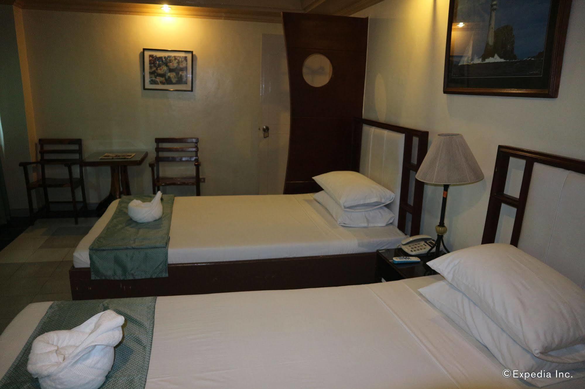La Esperanza Hotel Kalibo Esterno foto