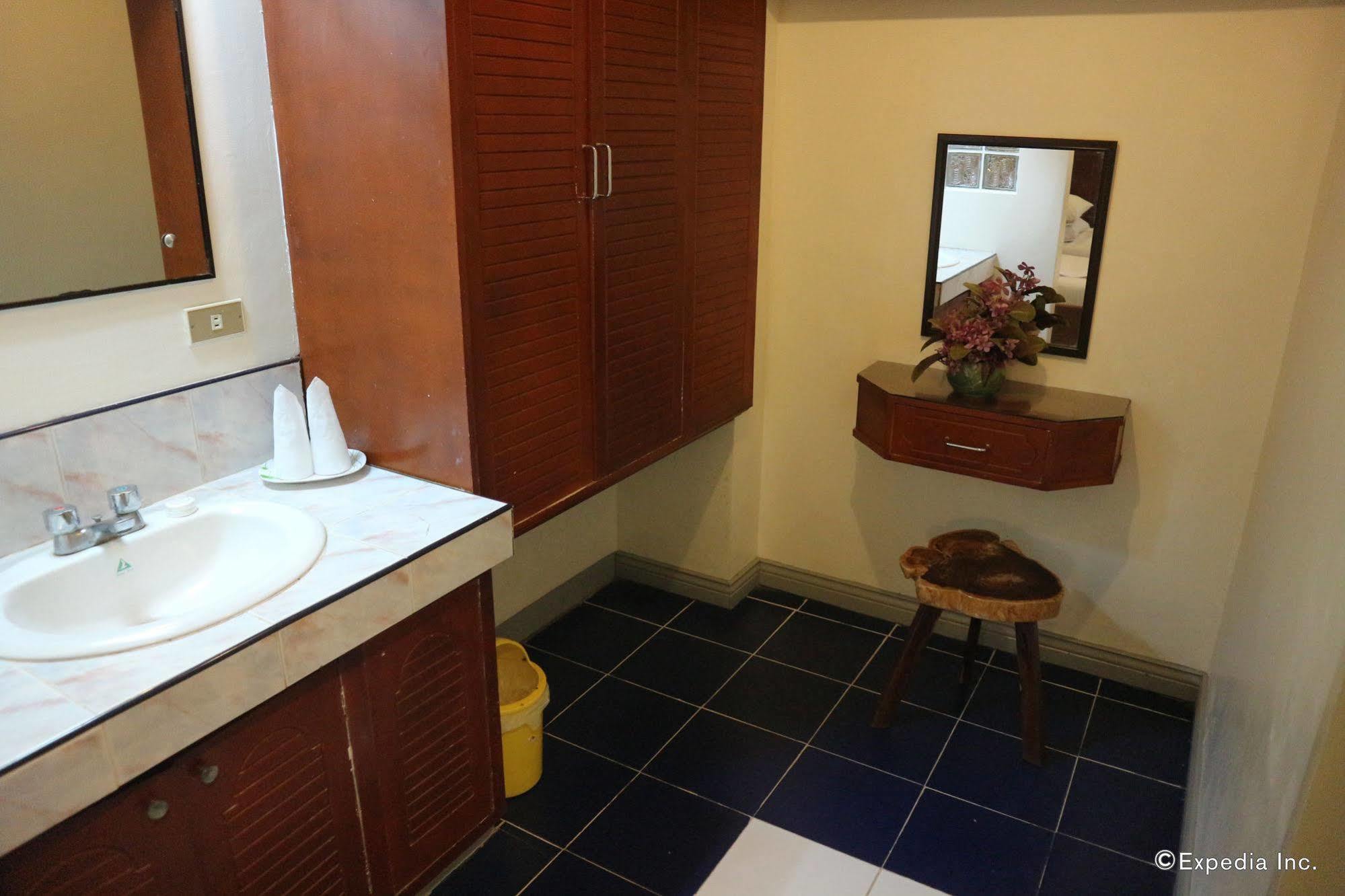 La Esperanza Hotel Kalibo Esterno foto